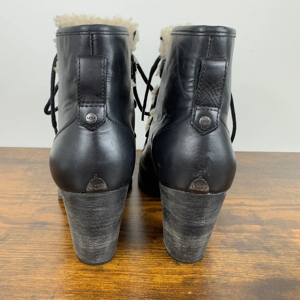 UGG Analise Exposed Fur Boots 5 Black Leather Sheepskin Cuff Lace Up Cabincore